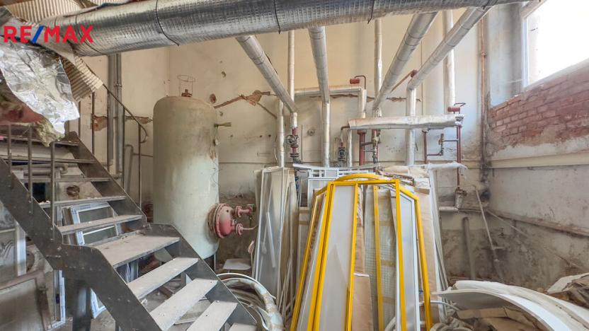 Prodej skladu, Úpice, Dr. Teuchmanna, 1817 m2