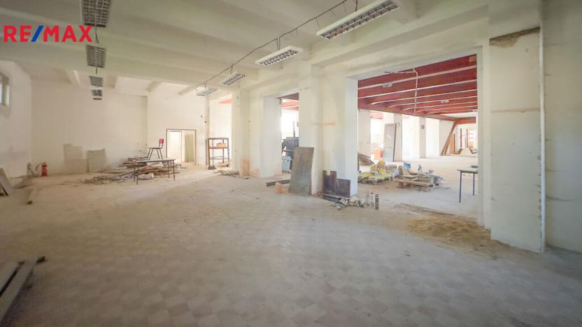 Prodej obchodního prostoru, Úpice, Dr. Teuchmanna, 1817 m2