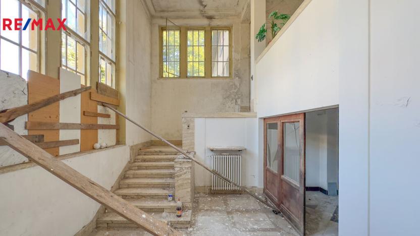 Prodej obchodního prostoru, Úpice, Dr. Teuchmanna, 1817 m2