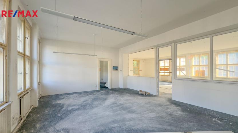 Prodej obchodního prostoru, Úpice, Dr. Teuchmanna, 1817 m2