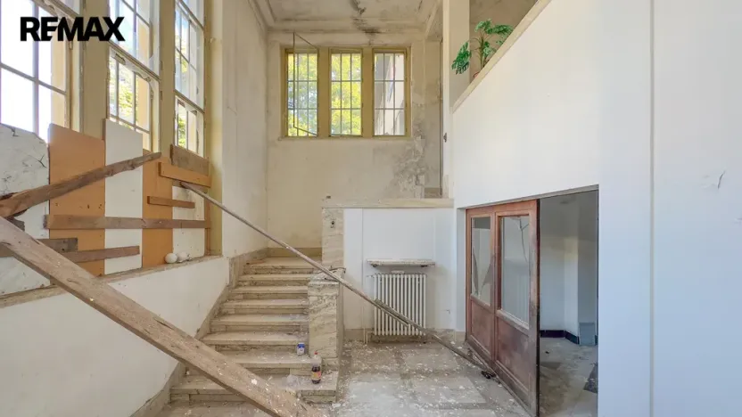 Prodej obchodního prostoru, Úpice, Dr. Teuchmanna, 1817 m2