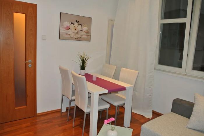 Pronájem bytu 2+kk, Praha - Vinohrady, Hollarovo náměstí, 45 m2