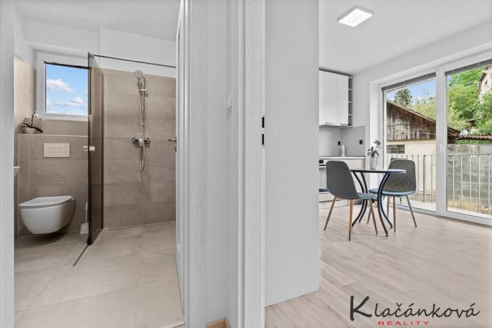 Prodej bytu 1+kk, Zlín - Malenovice, Pod Hradem I, 32 m2