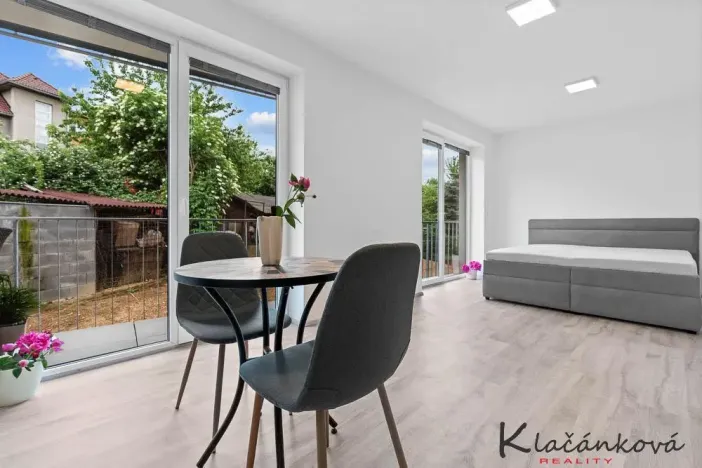 Prodej bytu 1+kk, Zlín - Malenovice, Pod Hradem I, 32 m2