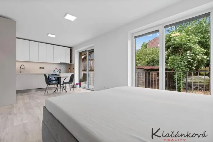 Prodej bytu 1+kk, Zlín - Malenovice, Pod Hradem I, 32 m2