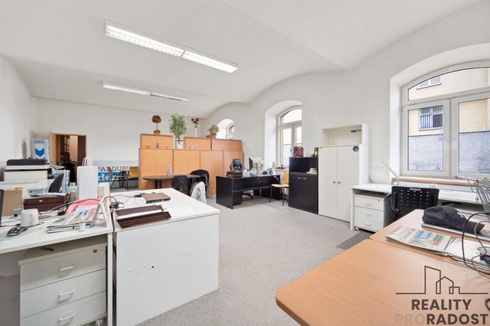 Pronájem kanceláře, Pardubice, třída Míru, 140 m2