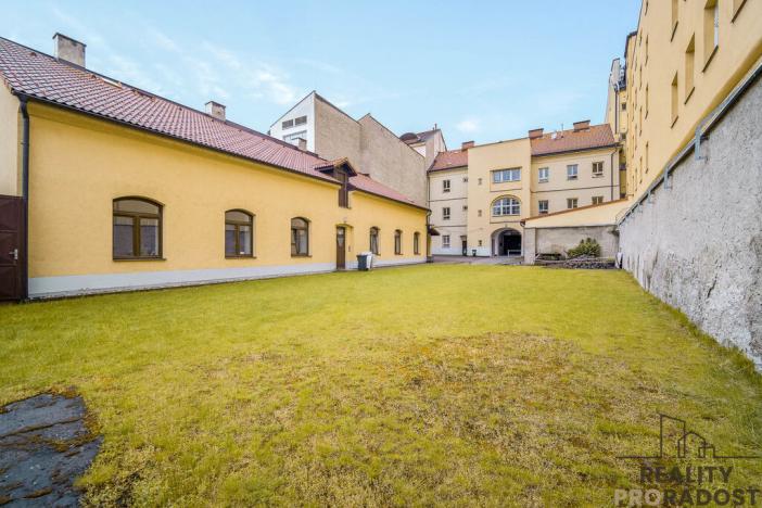 Pronájem kanceláře, Pardubice, třída Míru, 140 m2