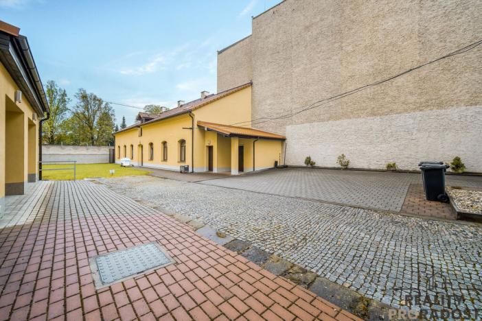 Pronájem kanceláře, Pardubice, třída Míru, 140 m2