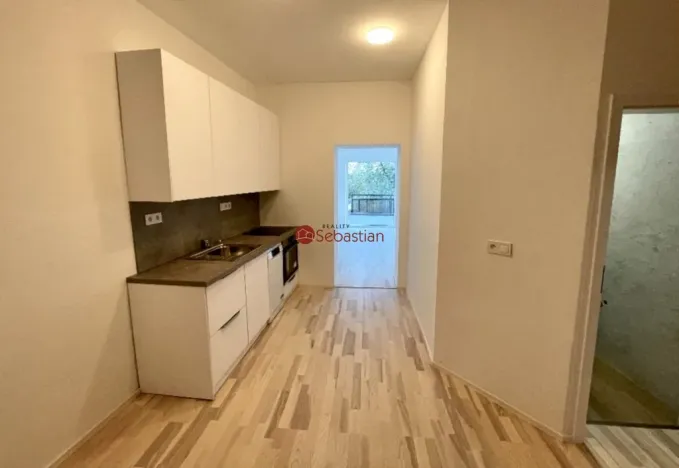 Pronájem bytu 2+1, Hořice, Sladkovského, 43 m2