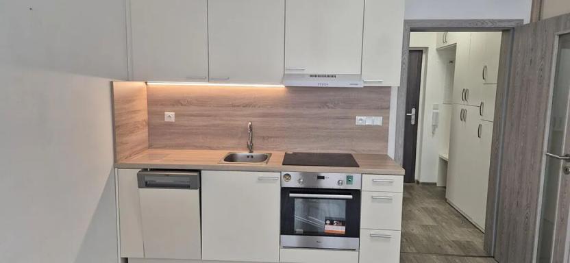 Pronájem bytu 1+kk, Česká Lípa, Pražská, 31 m2