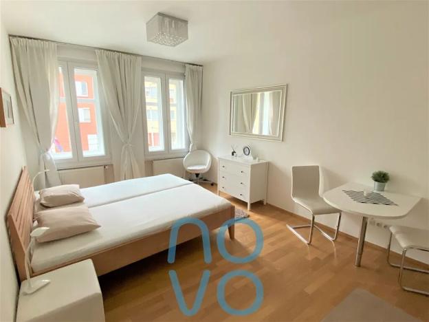 Pronájem bytu 1+kk, Praha - Košíře, Plzeňská, 38 m2