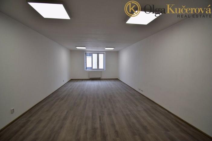 Pronájem kanceláře, Modřice, Brněnská, 28 m2