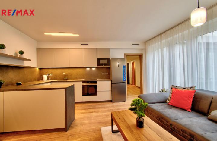 Pronájem bytu 2+kk, Praha - Vysočany, Kolbenova, 54 m2