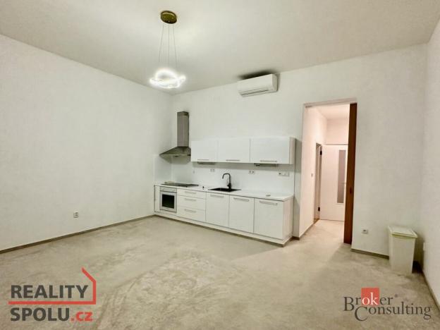 Pronájem bytu 2+kk, Žatec, Otokara Březiny, 52 m2