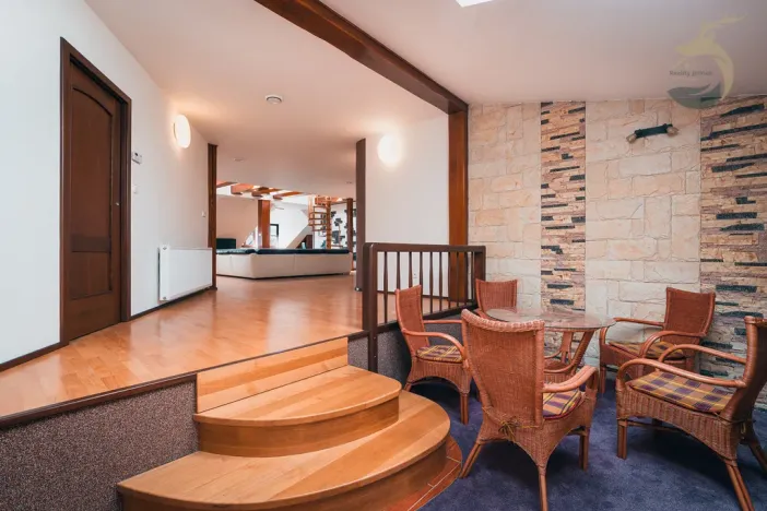 Prodej obchodního prostoru, Sušice, náměstí Svobody, 628 m2