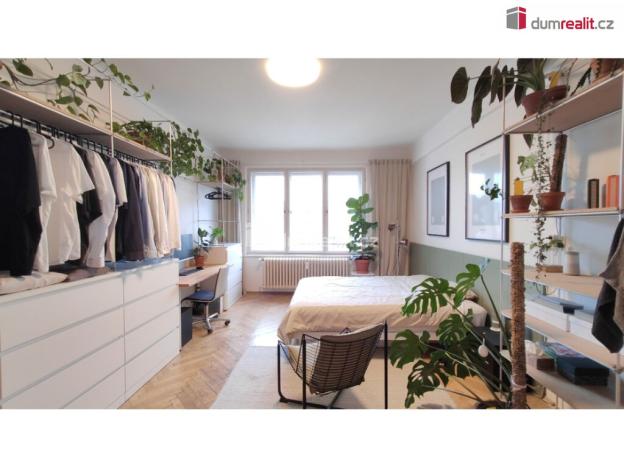Pronájem bytu 1+kk, Praha - Bubeneč, náměstí Interbrigády, 33 m2