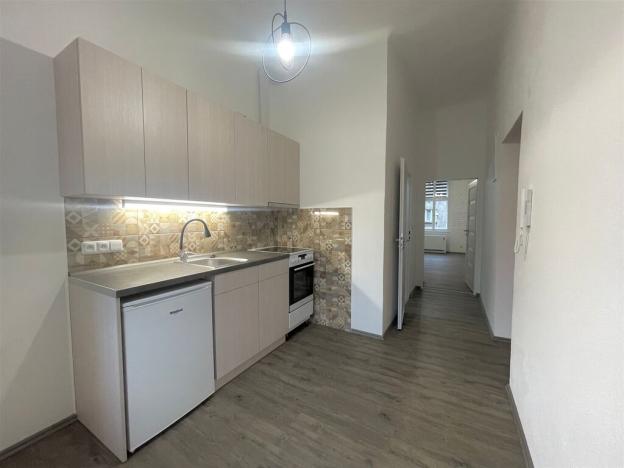 Pronájem bytu 1+1, Praha - Smíchov, Radlická, 35 m2