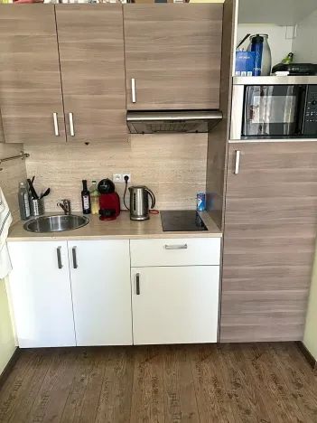 Pronájem bytu 1+kk, Praha - Smíchov, Kmochova, 30 m2
