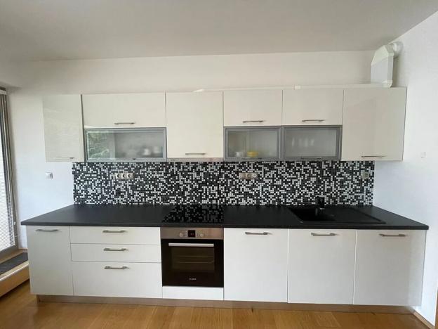 Pronájem bytu 2+kk, Praha - Smíchov, U Okrouhlíku, 49 m2