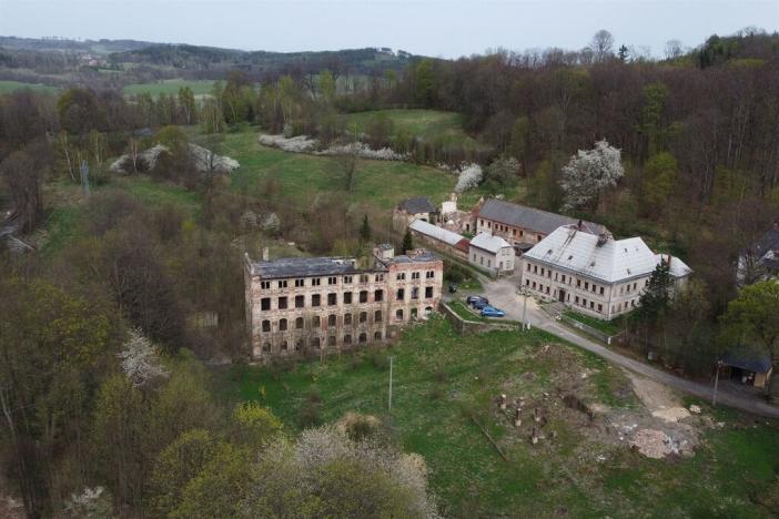 Prodej komerční nemovitosti, Mikulášovice, 1570 m2