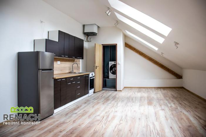 Pronájem atypického bytu, Dvůr Králové nad Labem, Havlíčkova, 55 m2