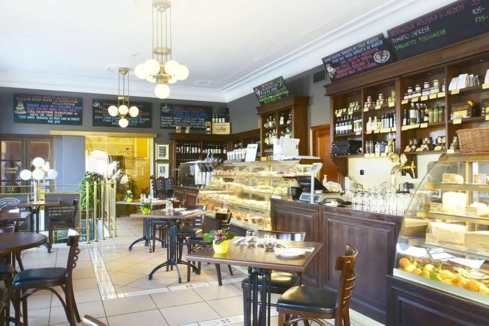 Pronájem restaurace, Praha - Nusle, Ostrčilovo náměstí, 353 m2