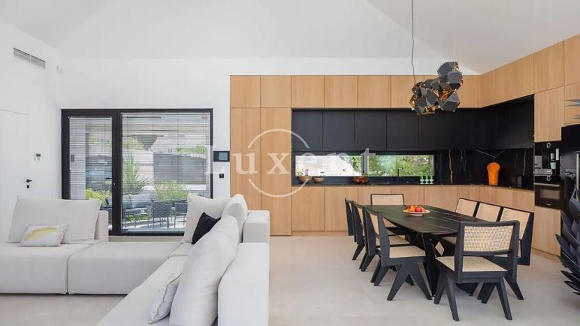 Prodej vily, Bol, Chorvatsko, 250 m2