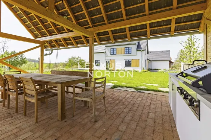 Prodej rodinného domu, Číčovice, 403 m2