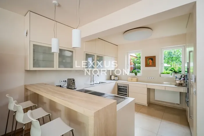 Prodej rodinného domu, Praha - Nebušice, V březinkách, 490 m2