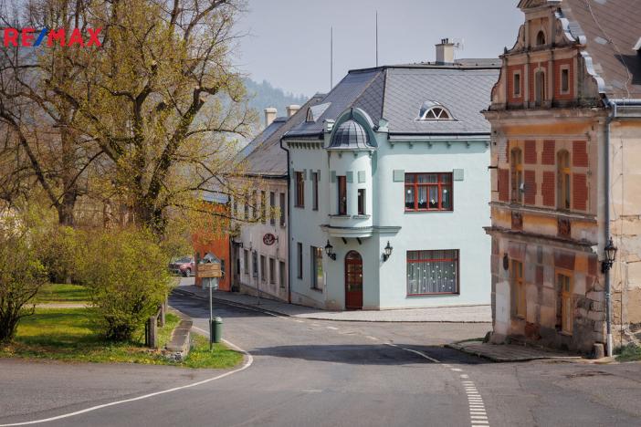 Prodej vícegeneračního domu, Valeč, Široká, 688 m2