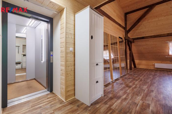 Prodej vícegeneračního domu, Valeč, Široká, 688 m2