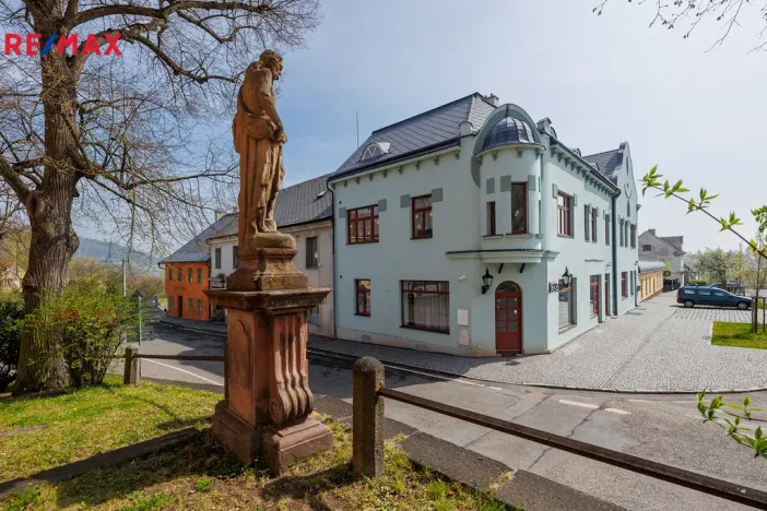 Prodej vícegeneračního domu, Valeč, Široká, 688 m2