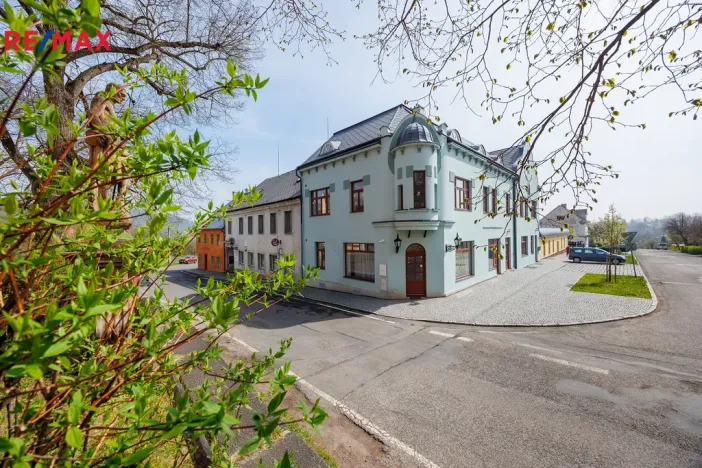 Prodej vícegeneračního domu, Valeč, Široká, 688 m2