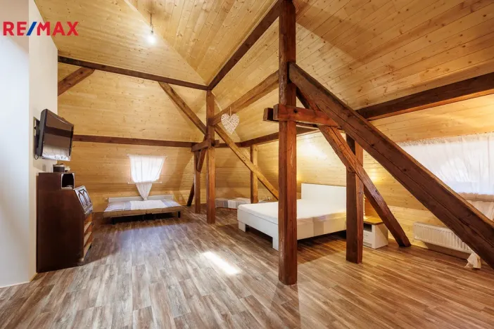 Prodej vícegeneračního domu, Valeč, Široká, 688 m2