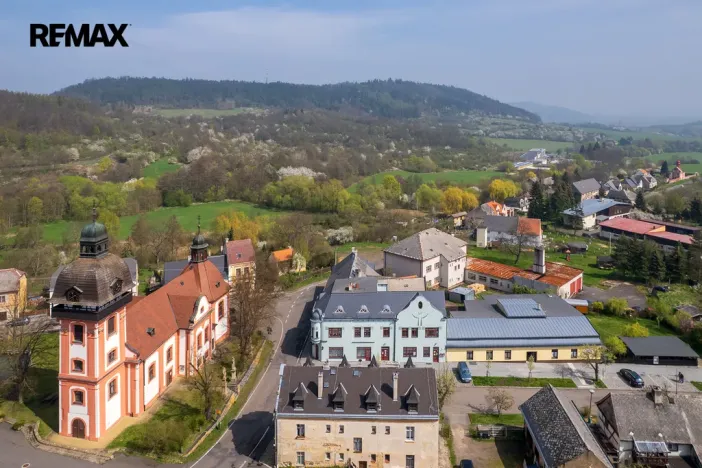 Prodej vícegeneračního domu, Valeč, Široká, 688 m2