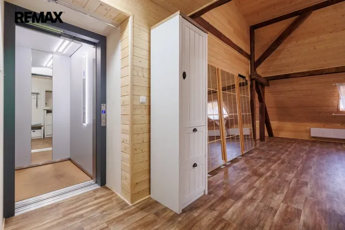 Prodej vícegeneračního domu, Valeč, Široká, 688 m2