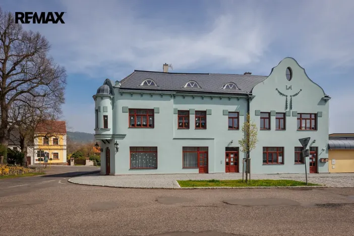 Prodej vícegeneračního domu, Valeč, Široká, 688 m2