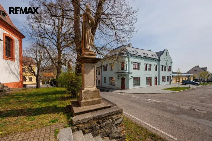 Prodej vícegeneračního domu, Valeč, Široká, 688 m2
