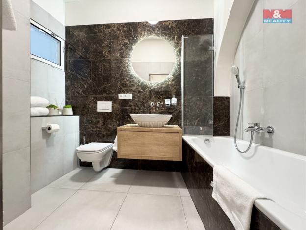 Pronájem bytu 2+1, Karlovy Vary, Tržiště, 51 m2