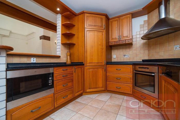 Pronájem rodinného domu, Praha - Řeporyje, Draženovská, 250 m2