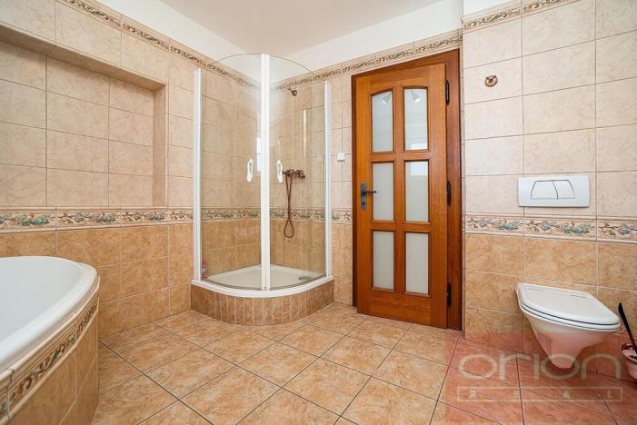 Pronájem rodinného domu, Praha - Řeporyje, Draženovská, 250 m2