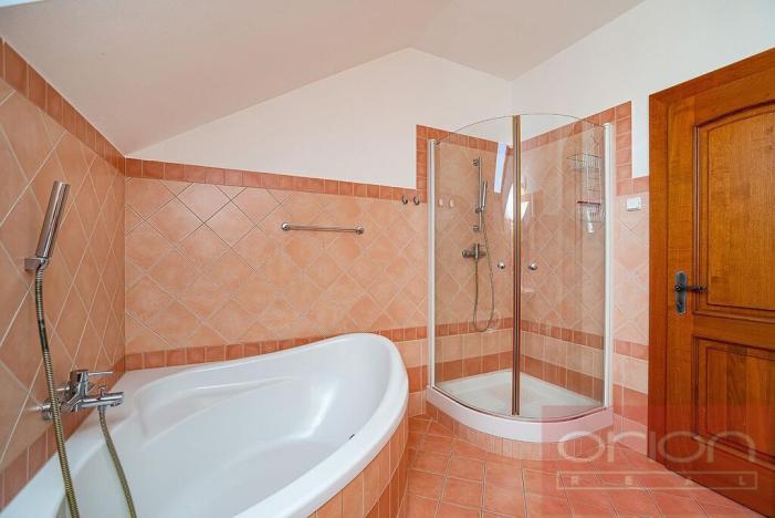 Pronájem rodinného domu, Praha - Řeporyje, Draženovská, 250 m2