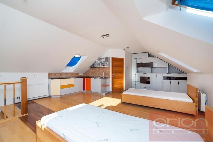 Pronájem rodinného domu, Praha - Řeporyje, Draženovská, 250 m2