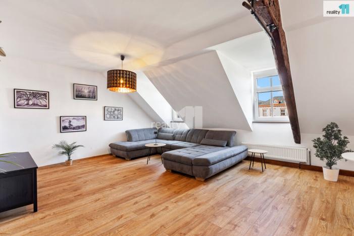 Prodej atypického bytu, Chrastava, náměstí 1. máje, 156 m2