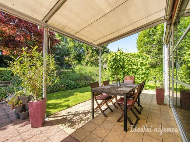 Pronájem rodinného domu, Šestajovice, K Úvozu, 280 m2