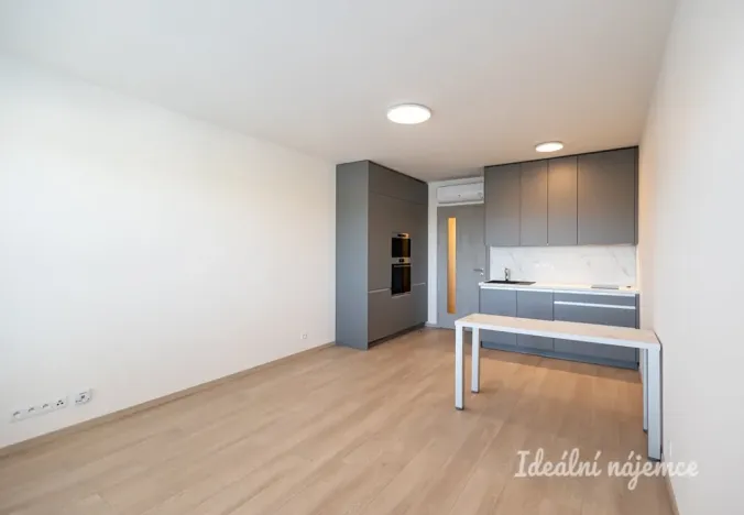 Pronájem bytu 1+kk, Praha - Háje, Výstavní, 32 m2