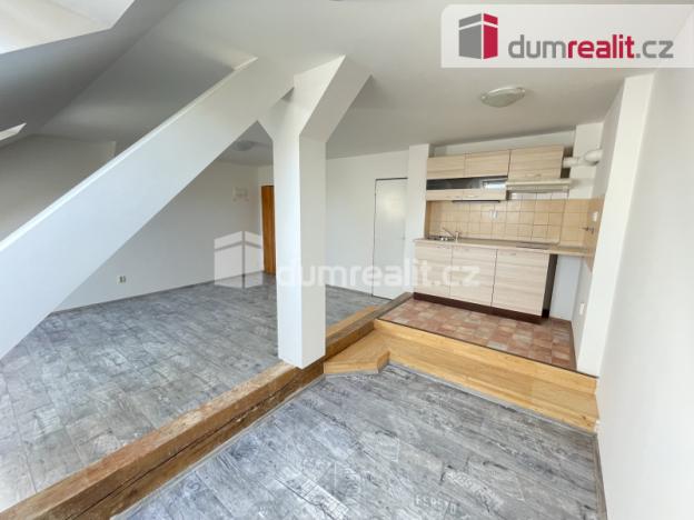 Pronájem bytu 1+kk, Praha - Smíchov, Jindřicha Plachty, 32 m2