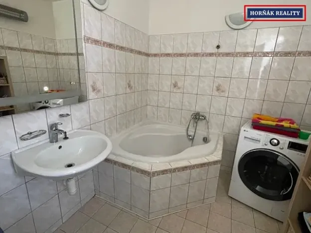 Pronájem bytu 3+1, Letonice, 70 m2