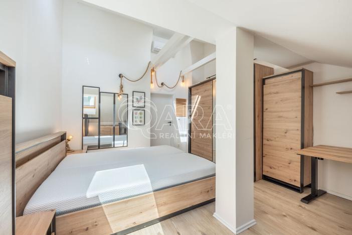 Pronájem bytu 2+kk, Praha - Smíchov, Holubova, 48 m2