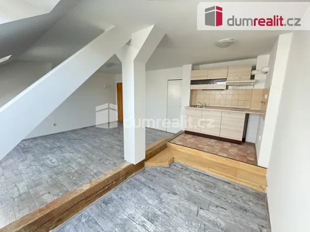 Pronájem bytu 1+kk, Praha - Smíchov, Jindřicha Plachty, 32 m2